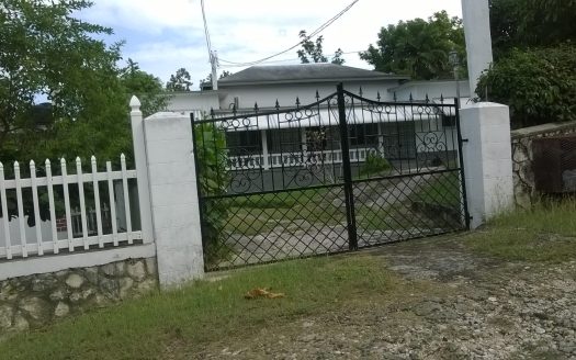 5 Lynford Manor, Pond Piece