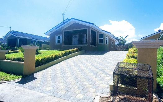 371 Stonebrook Manor